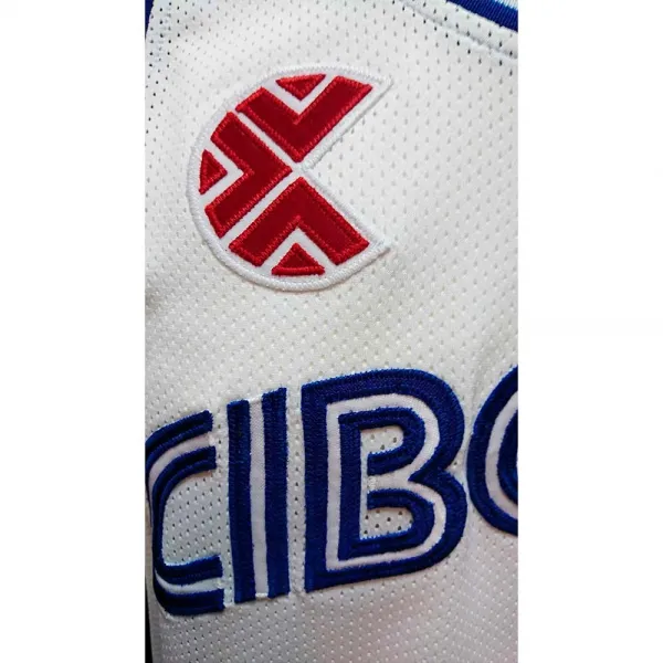 Camiseta baloncesto Drazen Petrovic Cibona blanca y bordada escudo