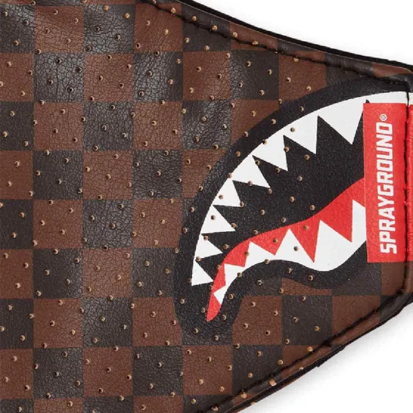 MASCARILLA SPRAYGROUND SHARK IN PARIS BROWN "PVC FASHION MASK"