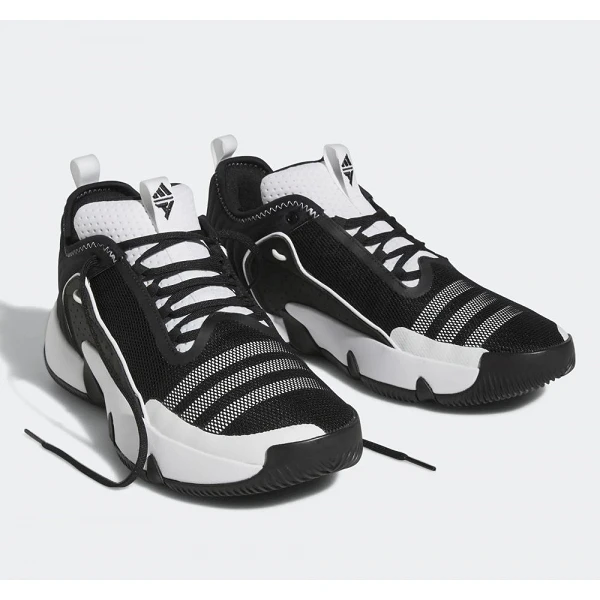zapatillas baloncesto Adidas Trae Unlimited en negro