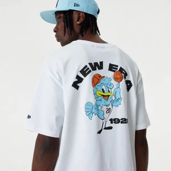 Camiseta New Era Character Graphic manga corta Oversized en Blanco *