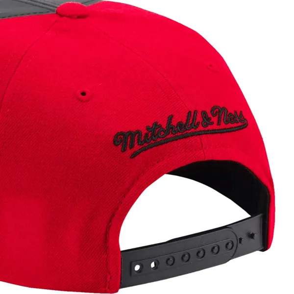 Gorra Chicago Bulls NBA Day 1 - Mitchell and Ness "Bred" *