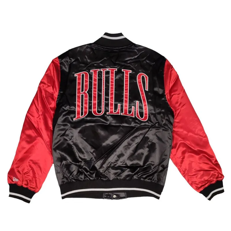 Chaqueta Bomber NBA Satin Bulls New Era para este invierno