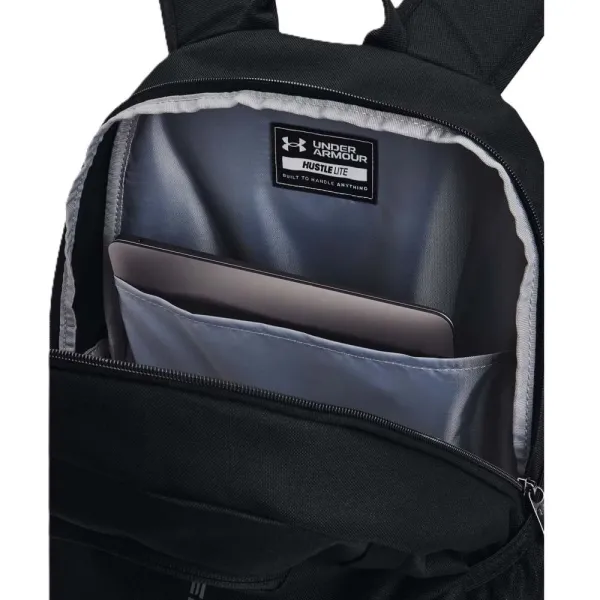 Mochila deportiva Under Armour Hustle Lite en negro interior