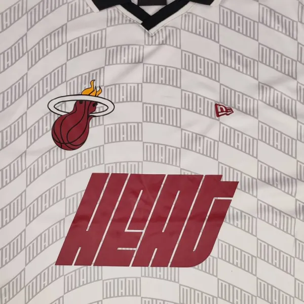 Camiseta Miami Heat Oversized NBA Soccer detalle