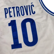 Camiseta baloncesto Drazen Petrovic Cibona blanca y bordada detalle espalda