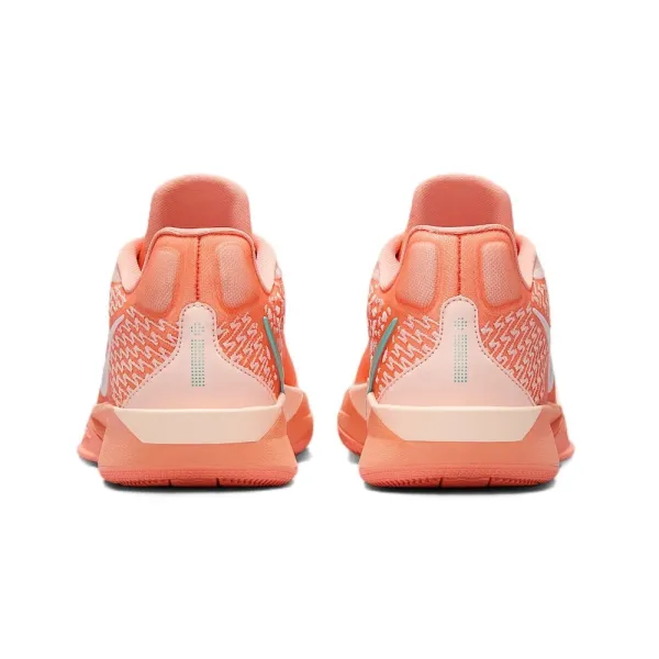 Zapatillas baloncesto Sabrina 2 Apricot de Nike color coral vista trasera