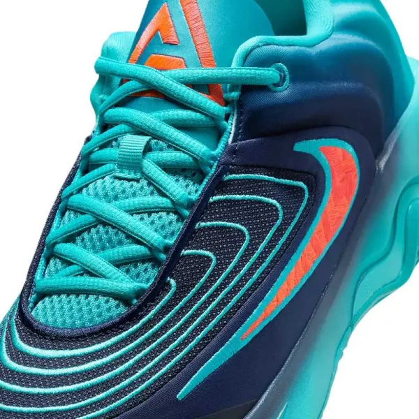 Zapatillas de baloncesto Giannis Inmortality 4 Dusty Cactus azules de Nike, detalle