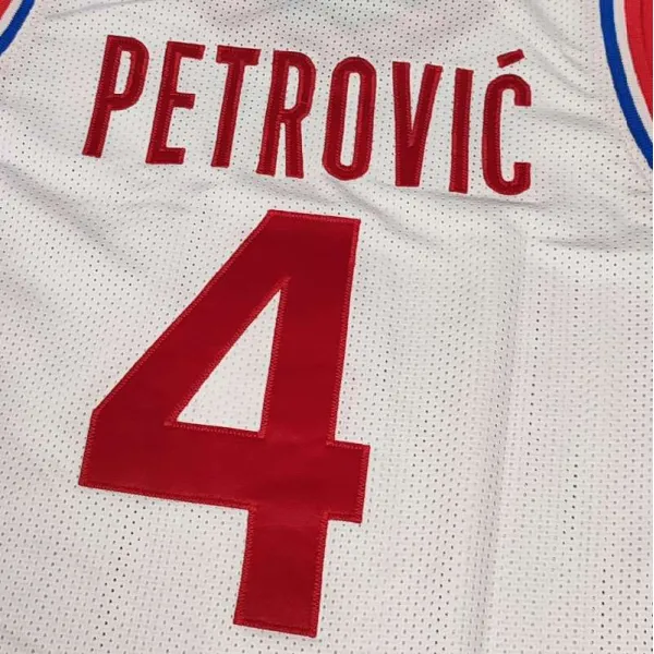 Camiseta Drazen Petrovic baloncesto FIBA Croacia blanca detalle Camiseta Drazen Petrovic baloncesto FIBA Croacia blanca detalle