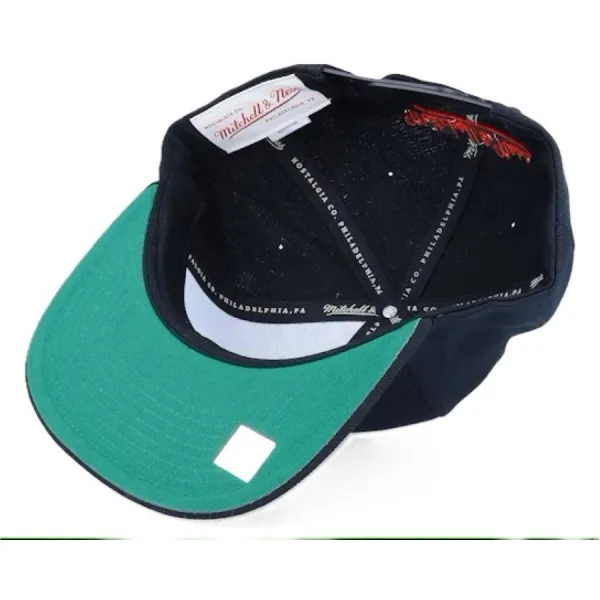 Gorra plana Snapback Chicago Bulls Back To Back 1992 Champions interior