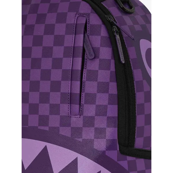 Sprayground Shark in Paris detalle