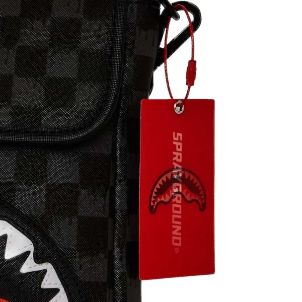 Bandolera Sprayground Dripping Sharks etiquetas