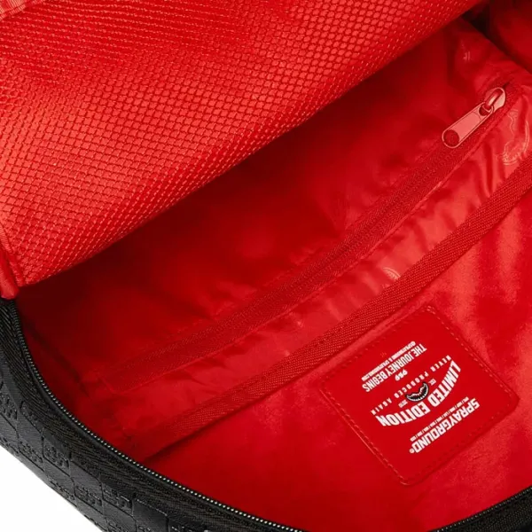 Sprayground Black Out Shark in Paris forro interior