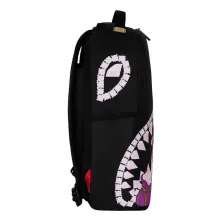 Sprayground Pink Panther Diamond Shark foto de lado Sprayground Pink Panther Diamond Shark foto de lado