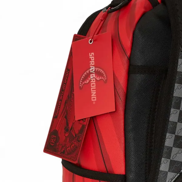 Mochila Sprayground Looney Tunes Bugs Curtain Reveal etiqueta