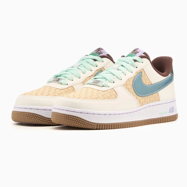 Nike Air Force One Low Retro QS Sesame - foto de lado
