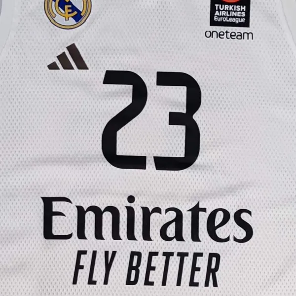 Camiseta Sergio Llull Real Madrid replica temporada 2025-26 blanca detalle frontal