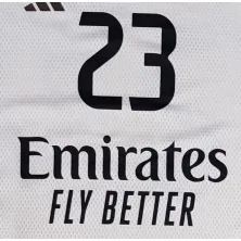 Camiseta Sergio Llull Real Madrid Emirates blanca detalle frontal