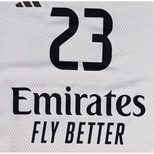 Camiseta Sergio Llull Real Madrid Emirates blanca detalle frontal