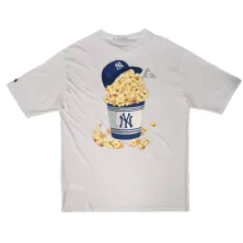 Camiseta MLB Yankees food graphic Oversized Blanca, vista trasera