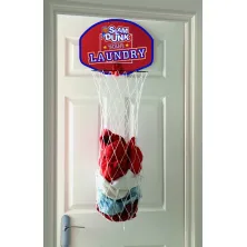 Canasta de baloncesto de la ropa sucia instalada