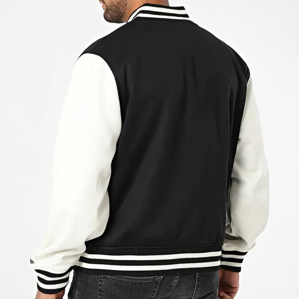 Chaqueta NY Yankees Bomber de New Era parte trasera modelo