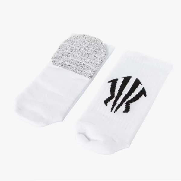 Calcetines baloncesto Anta Kai Crew Terry en color blanco, vista pareja Calcetines baloncesto Anta Kai Crew Terry en color blanco, vista pareja