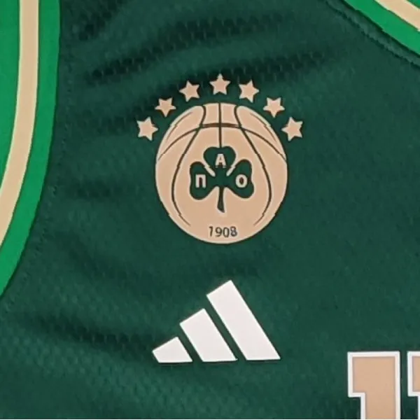 Camiseta baloncesto Kendrick Nunn Euroliga Panathinaikos 2026 detalle escudo