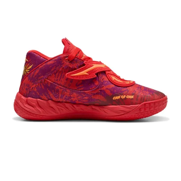 Zapatillas baloncesto MB 05 Puma Crowd Surf en rojo vista lateral