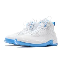 Zapatillas baloncesto Air Jordan 12 Retro Melo en blanco, vista frente Zapatillas baloncesto Air Jordan 12 Retro Melo en blanco, vista frente