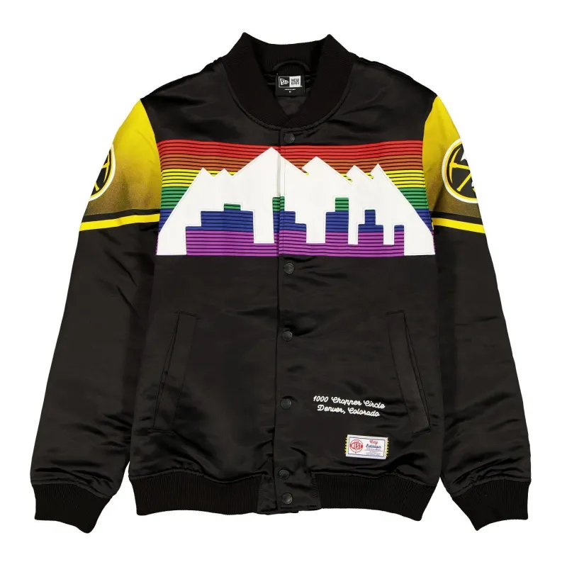 Chaqueta New Era Denver Nuggets NBA 2025 City Edition Bomber Unisex principal