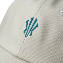 Gorra Anta KAI logo gris detalle logo Gorra Anta KAI logo gris detalle logo