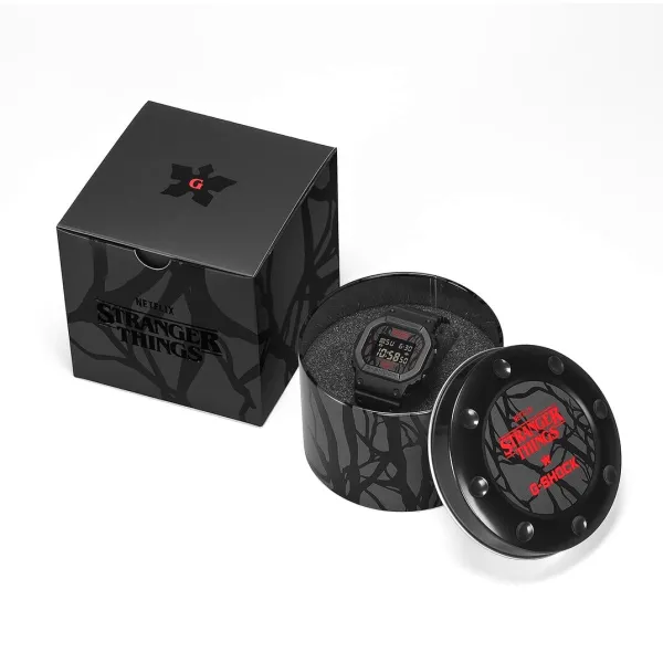 G-Shock DW-5600STT-1ER Stranger Things caja