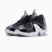 Zapatillas baloncesto retro Nike Air Max Penny 2 en negro, vista frontal