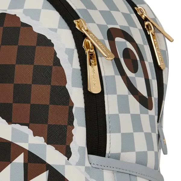 Sprayground Cream and Brown Check Savage detalle Sprayground Cream and Brown Check Savage detalle