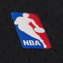 Camiseta Dwyane Wade Miami Heat swingman negra 2011 frontal logo