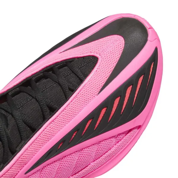 Zapatillas Adidas Anthony Edwards 2 rosas San Valentin detalle puntera Zapatillas Adidas Anthony Edwards 2 rosas San Valentin detalle puntera