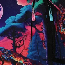 Mochila Psychedelic Forrest de Sprayground multicolor, detalle Mochila Psychedelic Forrest de Sprayground multicolor, detalle