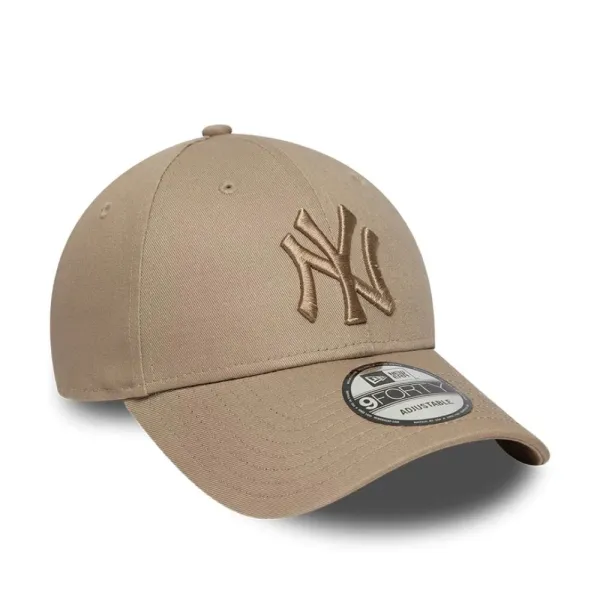 Gorra Yankees 9Forty Essential Marron de New Era de lado