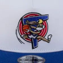 Gorra plana 9Fifty Lola Bunny Space Jam 30th aniversario New Era en blanco, detalle