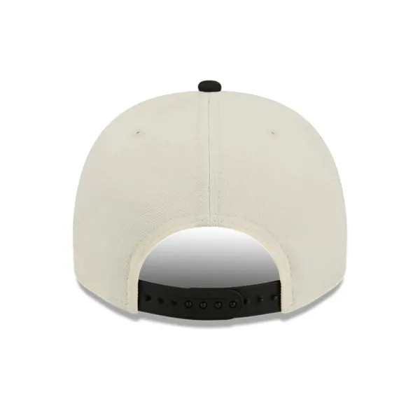 Gorra curva Bucks Hardwood Classic 9Fifty de New era en Beige, vista trasera