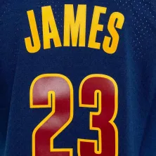 Camiseta Lebron James NBA Alternate Swingman Jersey Cleveland Cavaliers detalle vinilo Camiseta Lebron James NBA Alternate Swingman Jersey Cleveland Cavaliers detalle vinilo