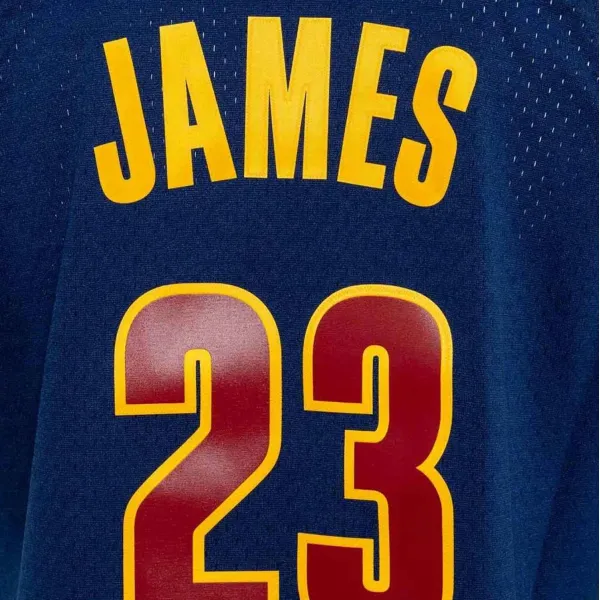 Camiseta Lebron James NBA Alternate Swingman Jersey Cleveland Cavaliers detalle vinilo Camiseta Lebron James NBA Alternate Swingman Jersey Cleveland Cavaliers detalle vinilo