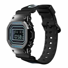 G-Shock GM-5600BWD-1 Bamford de lado