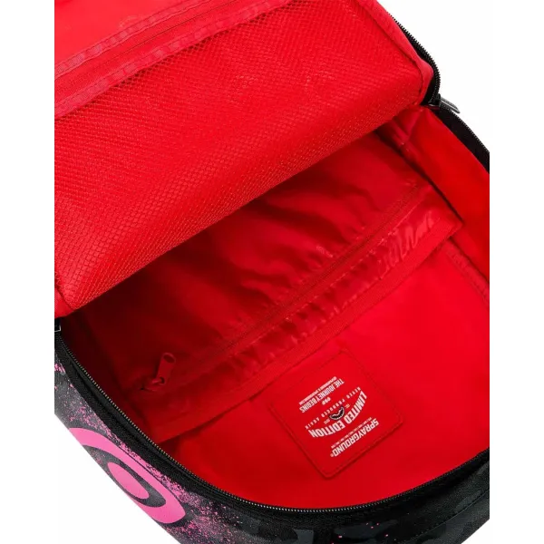 Mochila Sprayground Snoopy Pink Stencil negra y rosa interior