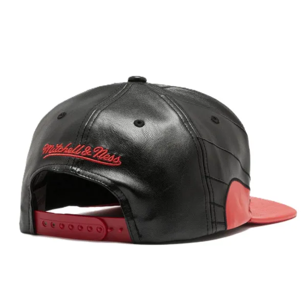 Gorra Chicago Bulls Jordan 12 Bred trasera