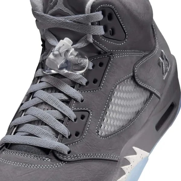 Air Jordan 5 Retro Wolf Grey detalle Air Jordan 5 Retro Wolf Grey detalle