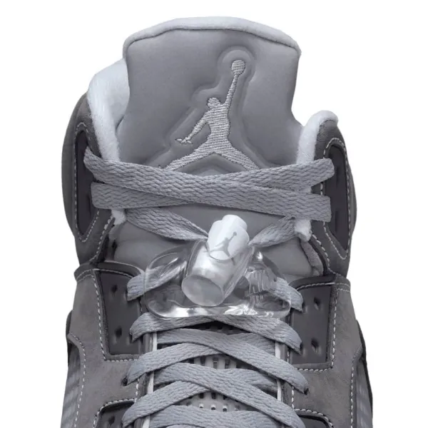 Air Jordan 5 Retro Wolf Grey bordado Air Jordan 5 Retro Wolf Grey bordado