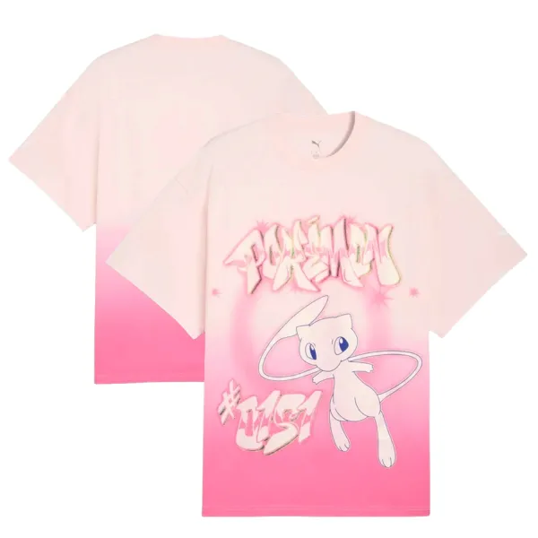 Camiseta manga corta Shiny Mew Puma x Pokemon, vista doble Camiseta manga corta Shiny Mew Puma x Pokemon, vista doble