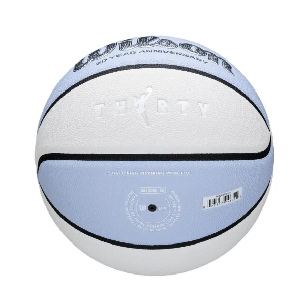 Wilson WNBA 30th - balon baloncesto foto parte baja Wilson WNBA 30th - balon baloncesto foto parte baja