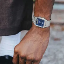 AQ-230EM-2AEF Azul - CASIO - Foto muñeca 2